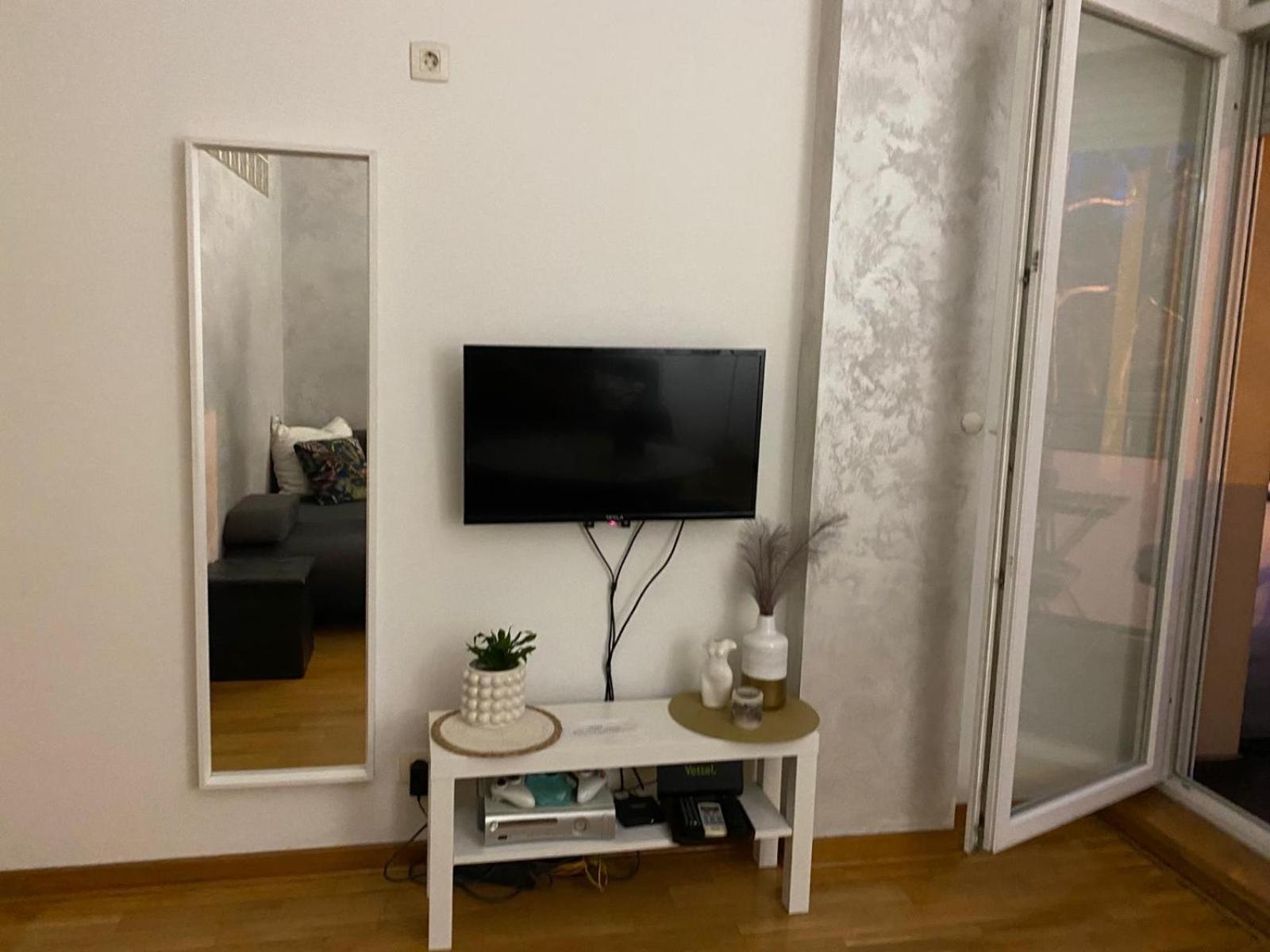Apartman Bella Novi Beograd Bezanija Екстериор снимка